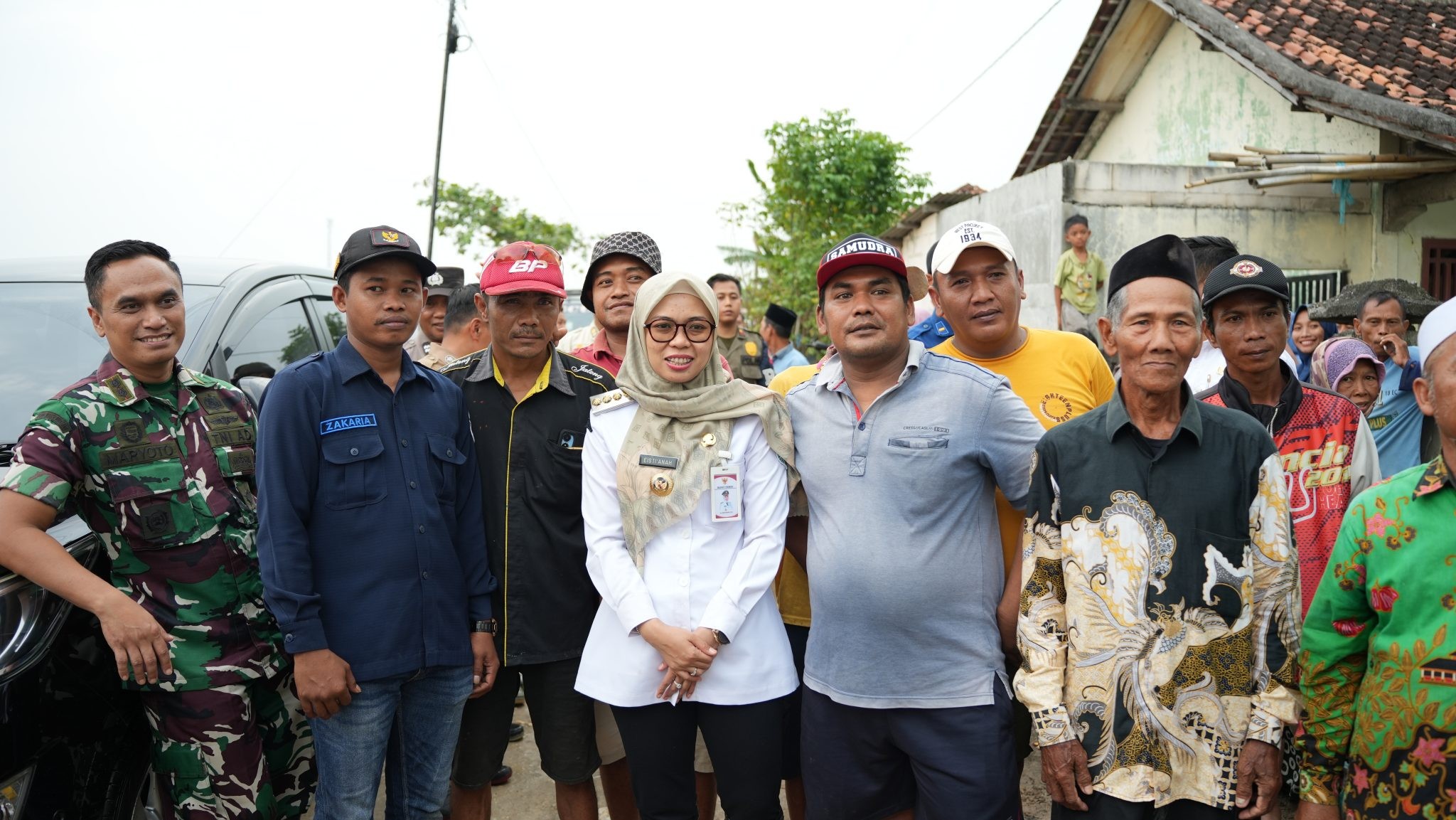 Bupati Eistianah Tinjau Banjir Pastikan Penanganan Cepat dan Tepat