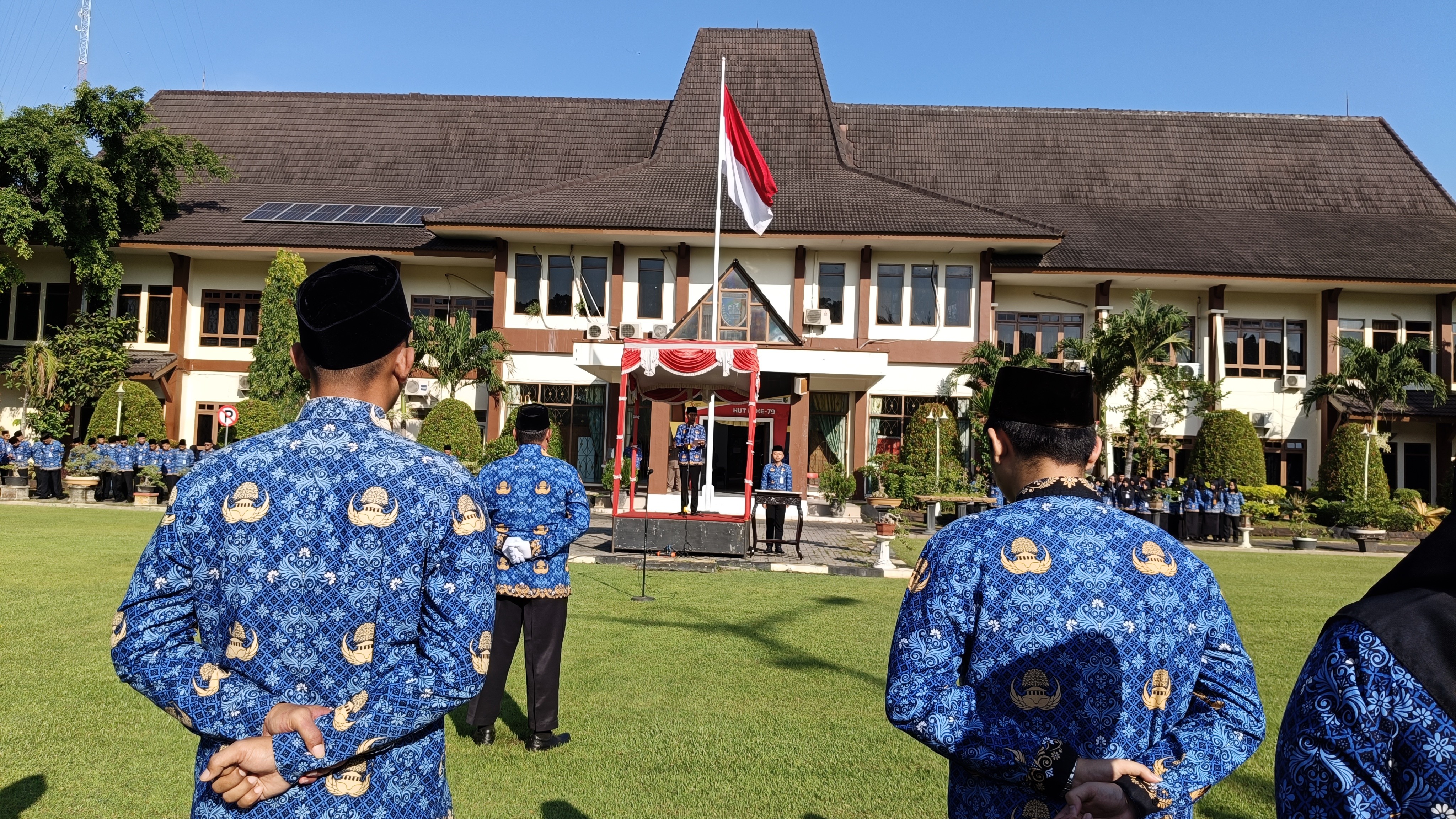 Bupati Tegaskan Kepada ASN di Kabupaten Demak Agar Lebih Bekerja Keras dalam Melayani Masyarakat