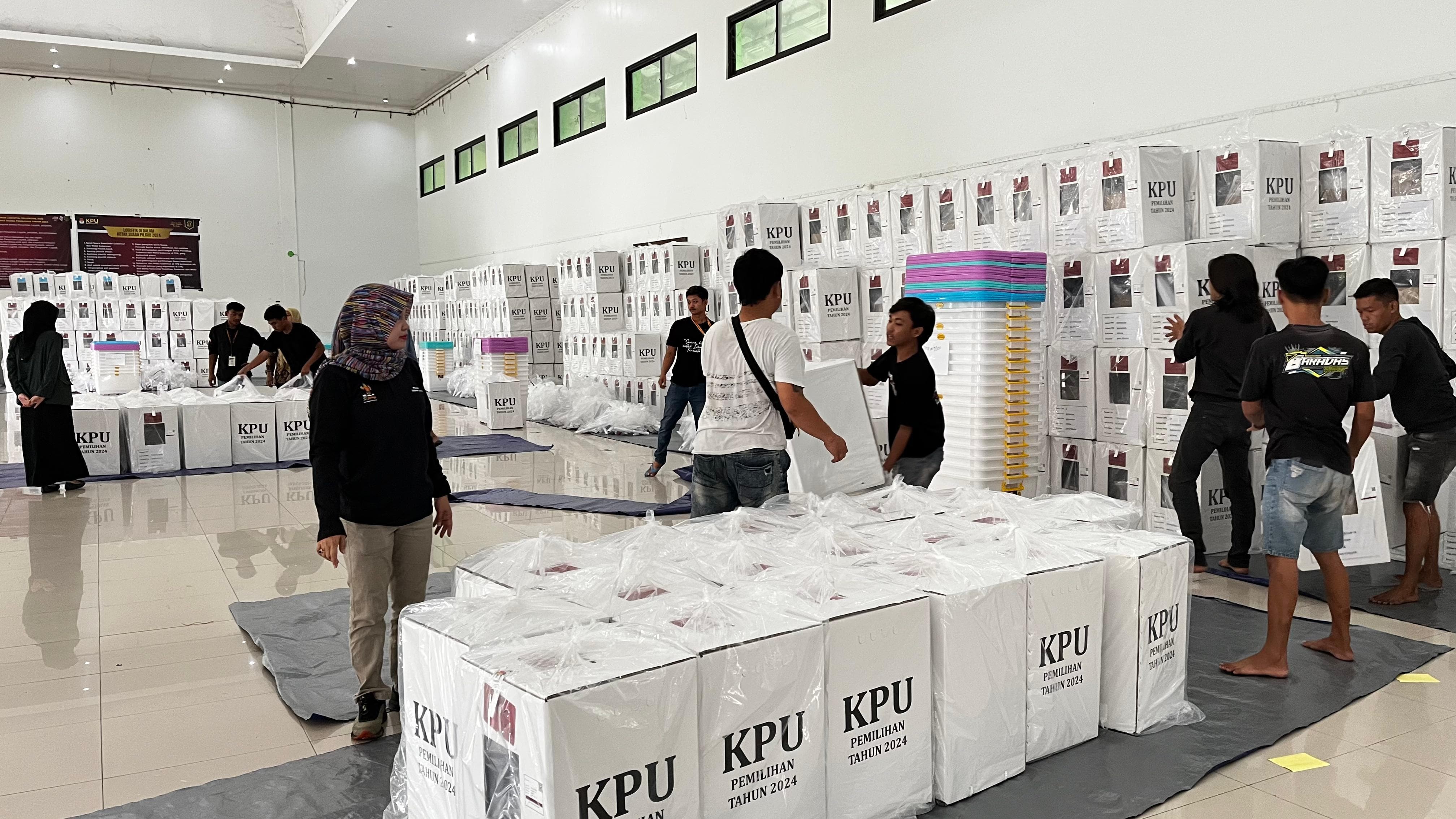 Distribusi Logistik Pemilu 2024 Dimulai, KPU Demak Pastikan Kelancaran Hingga TPS