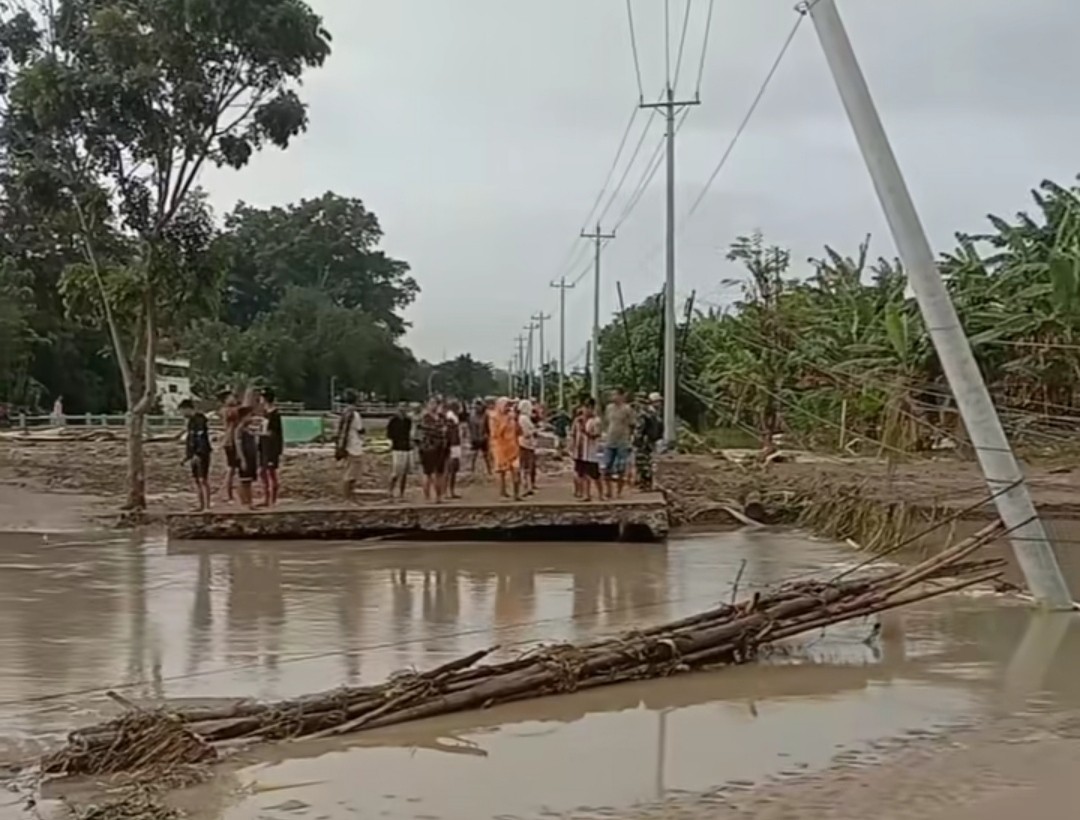 Jalur Semarang Purwodadi Di Desa Mintreng Terputus, Dampak Tanggul Jebol