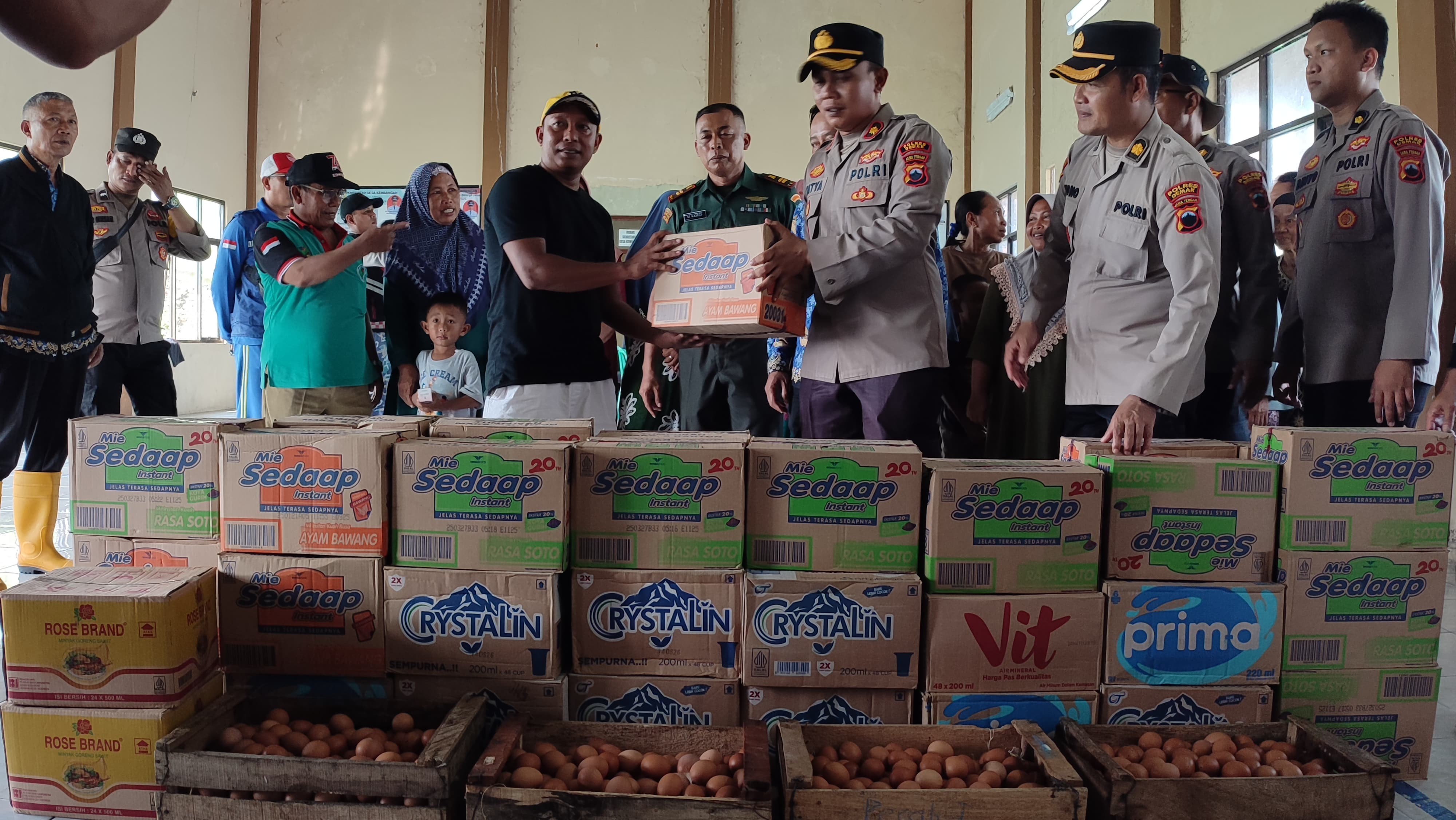 Polres Demak Gelar Baksos dan Bansos untuk Warga Terdampak Banjir