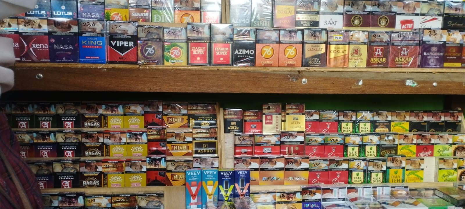Operasi Gabungan Temukan Rokok Ilegal di Desa Karangrejo