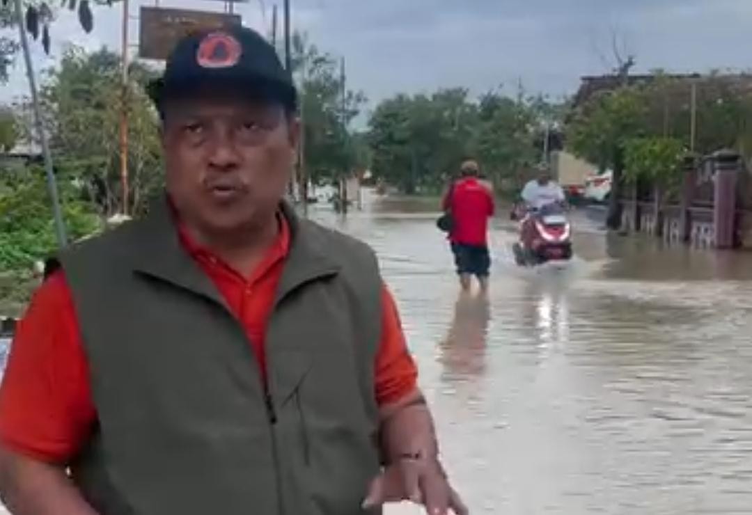 Tanggul Jebol Banjir Genangi Beberapa Desa di Demak, Jalur Gubung Semarang Tersendat